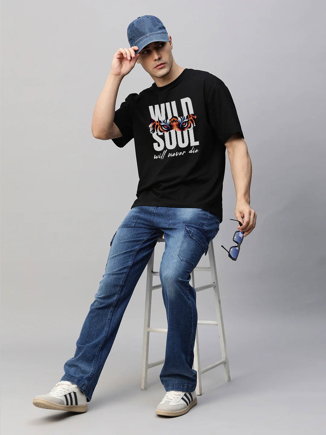 Wild Soul Oversized Black T-Shirt – Tiger Graphic & Fearless Motto | Bold Streetwear for Untamed Spirits
