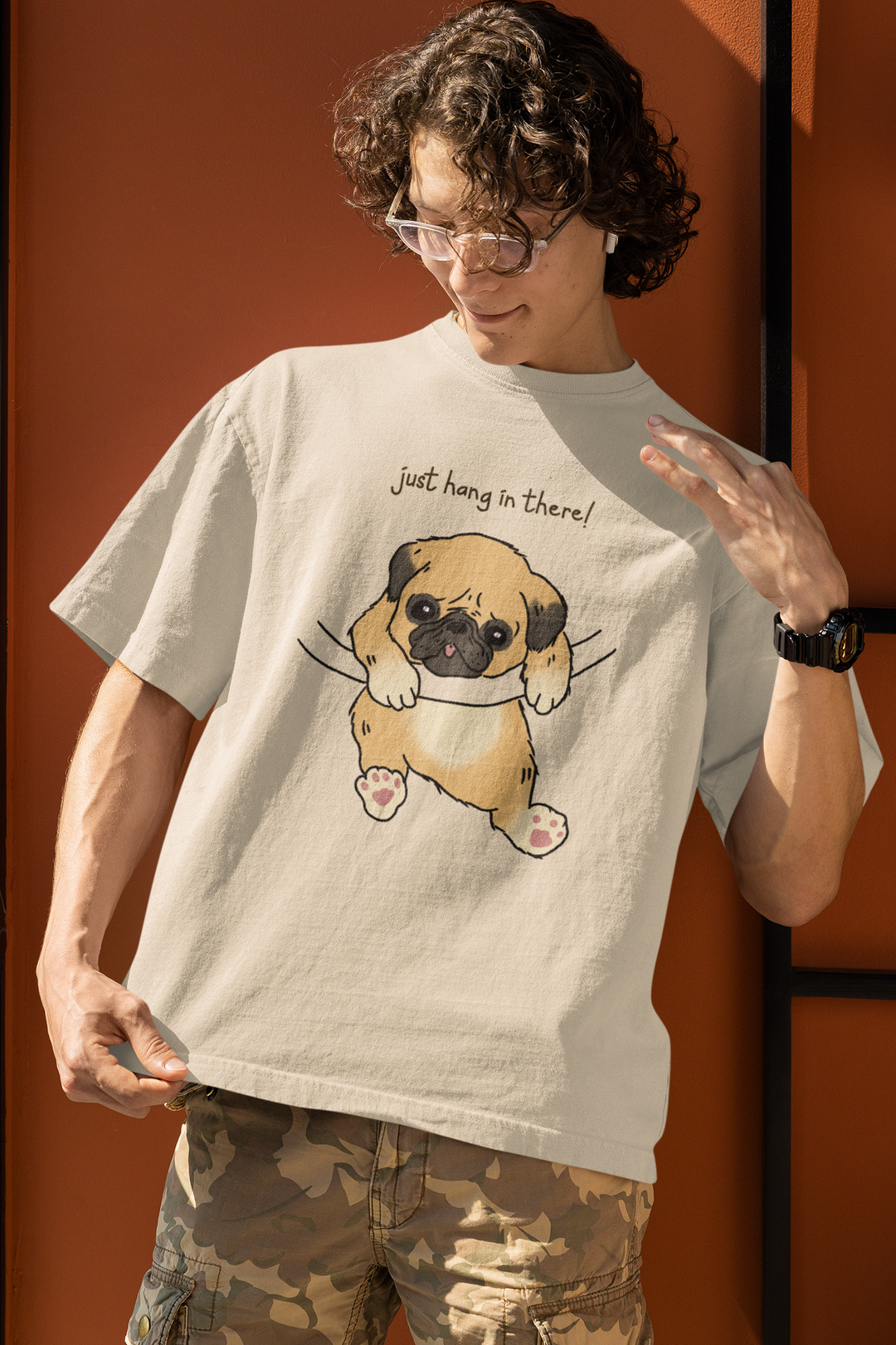 "JUST HANG IN THERE" PUG OVERSIZED TEE – Chill Vibes & Pup Love