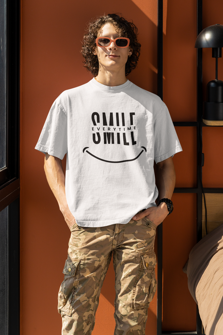 SMILE EVERY TIME TEE – Sunshine in Oversized Comfort